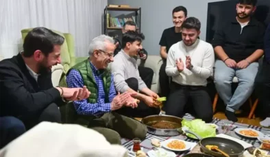Bakan Uraloğlu üniversite öğrencilerinin sahur sofrasına konuk oldu