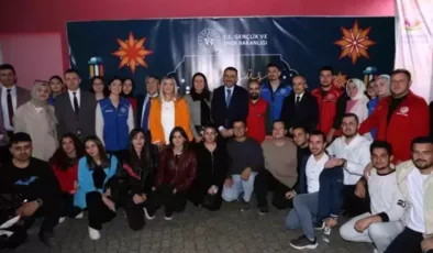 Zonguldak Valisi Hacıbektaşoğlu, Öğrencilerle İftar Sofrasında Bir Araya Geldi