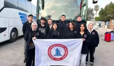 BEUN Öğrencileri Depremzedelere Destek Vermek İçin Gönül Mutfağı’nda Görev Aldı
