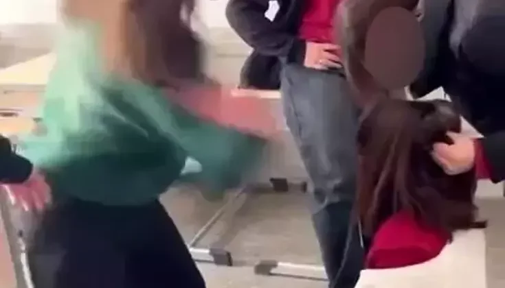 Sivas’ta Kız Öğrenciye Uygulanan Şiddet Kamerada Kaydedildi